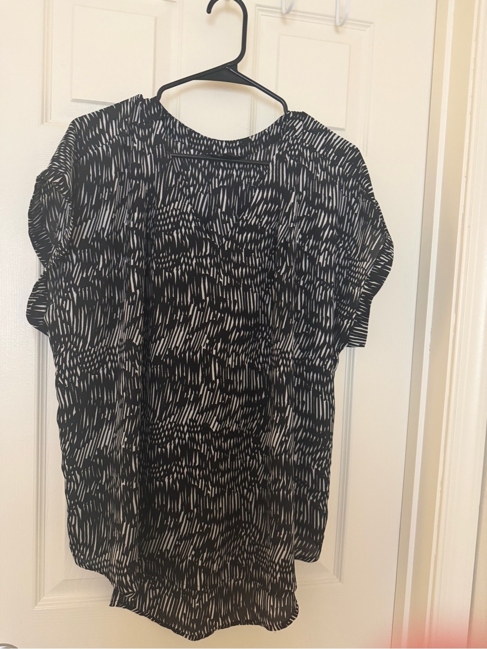 Black and White Patterned Women's Blouse
